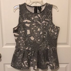 EUC Worthington patterned blouse